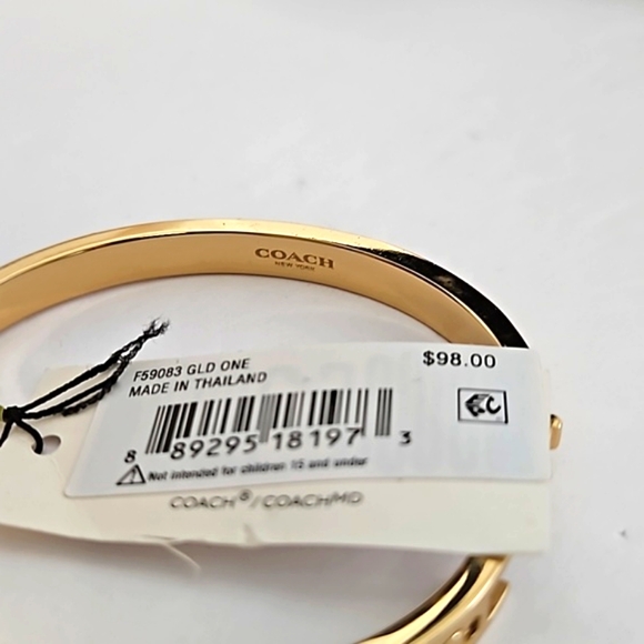Coach NWT Kissing "C" Bangle Bracelet - Picture 4 of 4